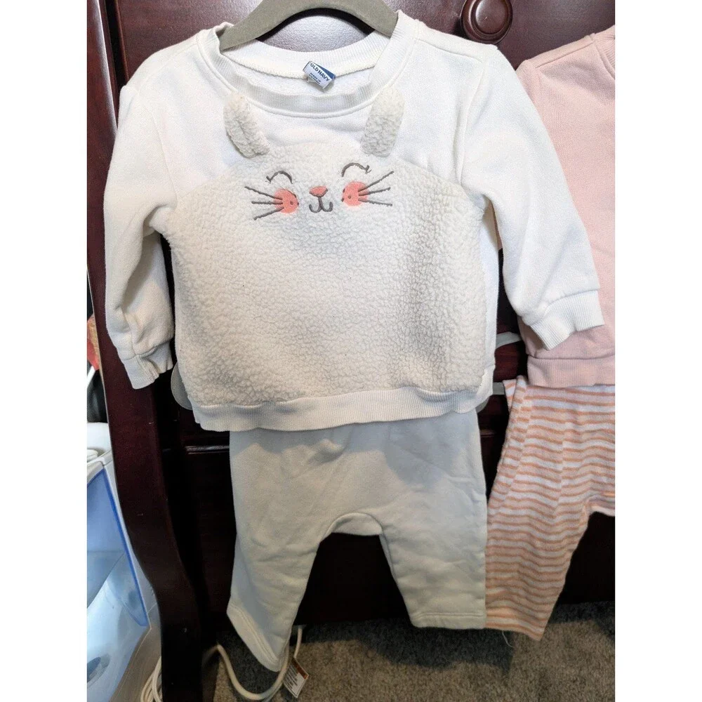 Old Navy Bundle of 2 Sweatshirt Jogger Sets 6-12 M